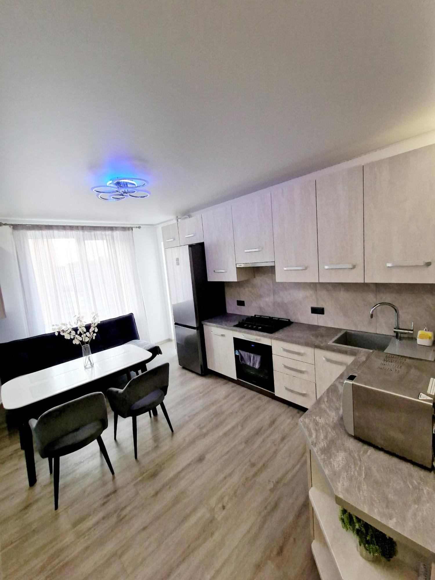 Apartament On Chornovola, 40 Жк "Варварівка" 루치크 외부 사진